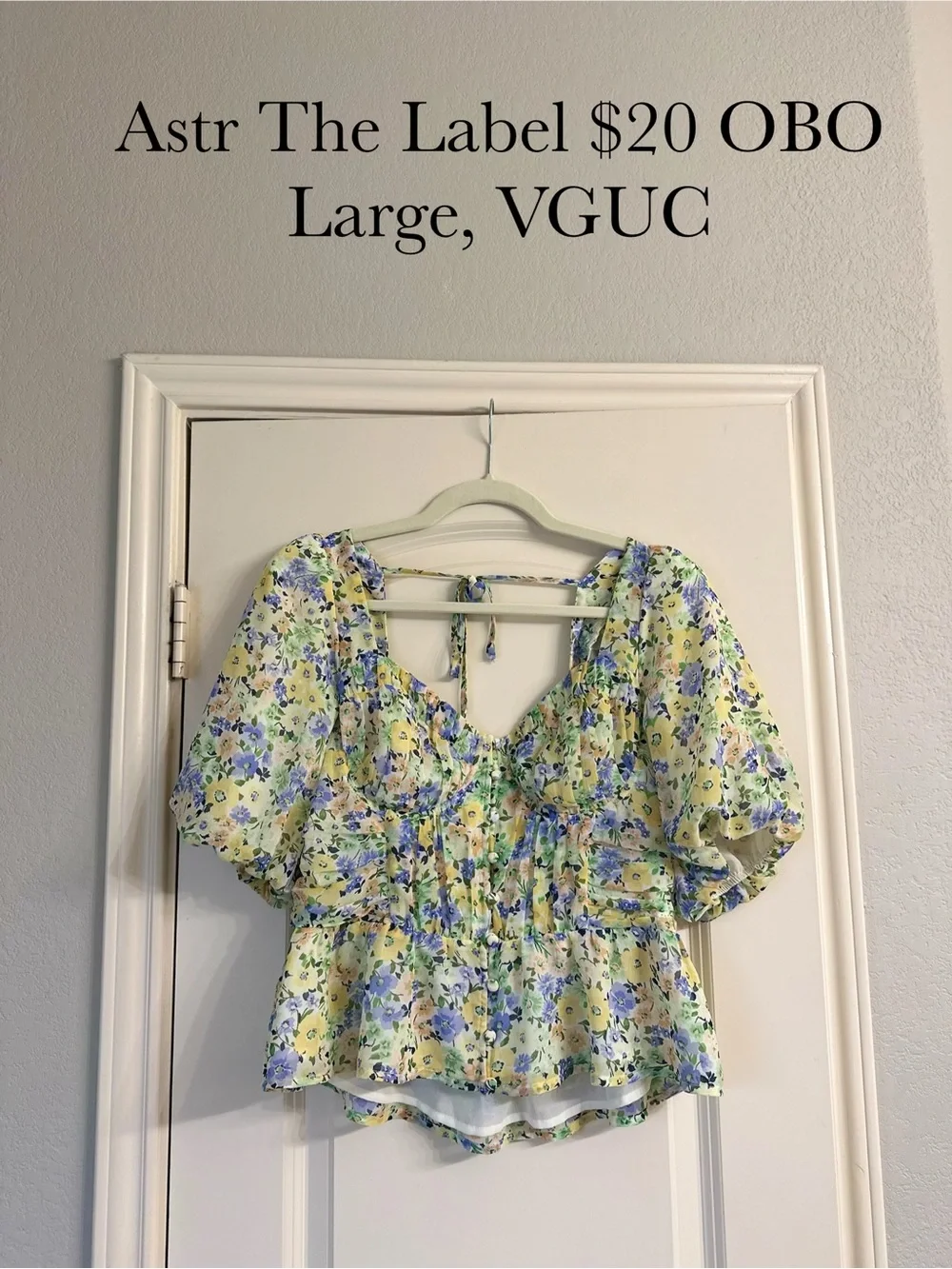 Astr Floral Puff-Sleeve Peplum Top in Yellow and Blue